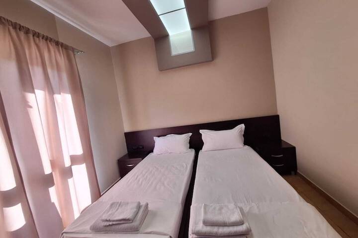 Room 5 of 27