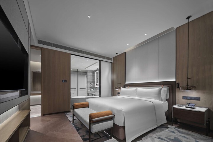 Room 10 of 51