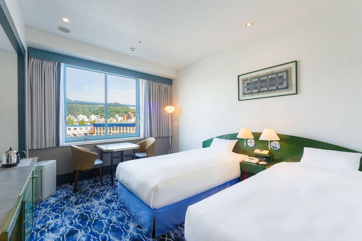 Room 42 of 175