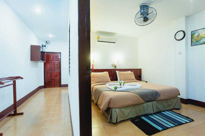 Room 64 of 208