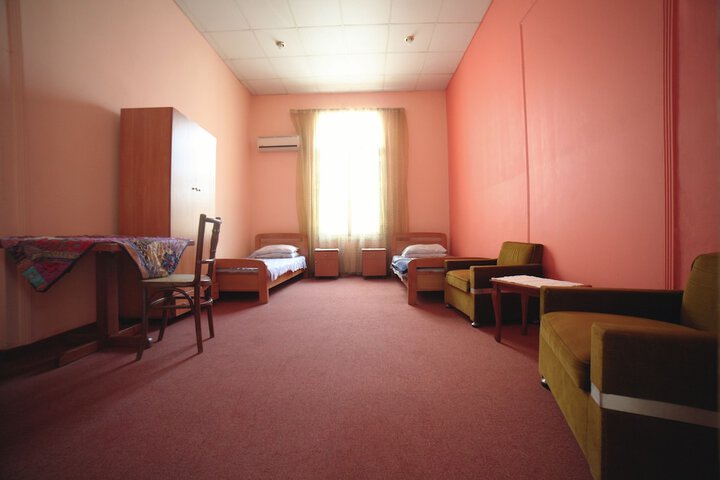 Room 6 of 11