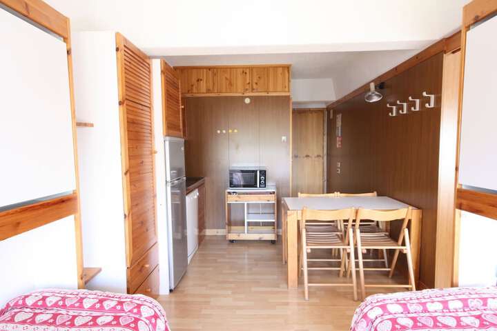 Room 10 of 61