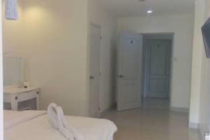 Room 5 of 31