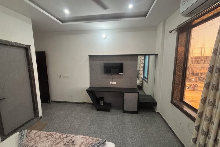 Room 15 of 63