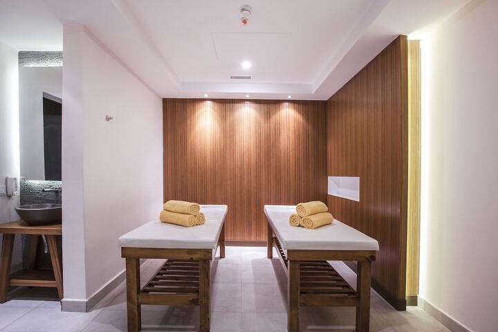Room 95 of 191