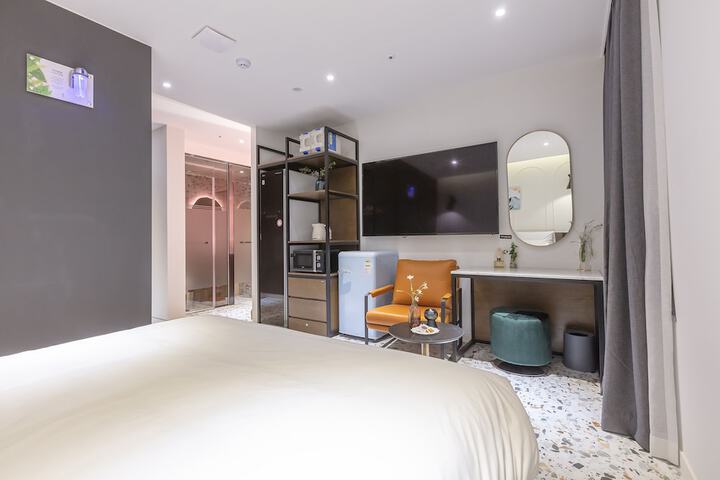 Room 48 of 110