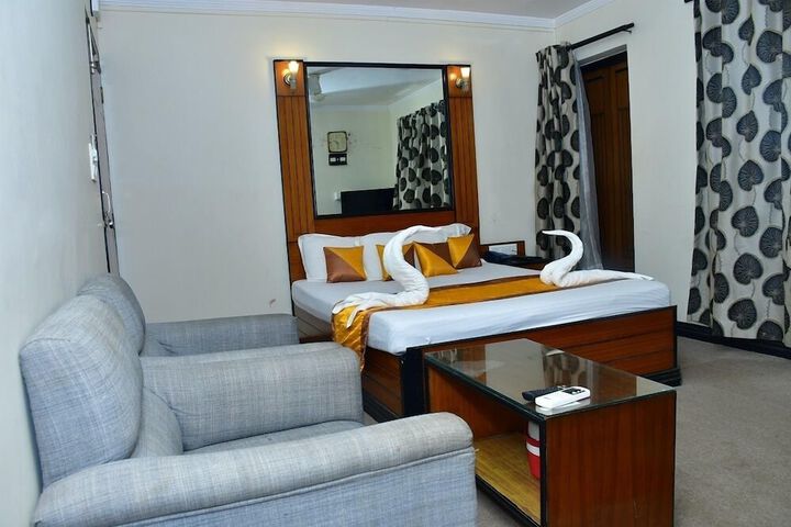 Room 9 of 36