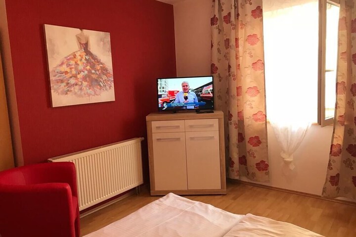 Room 6 of 47