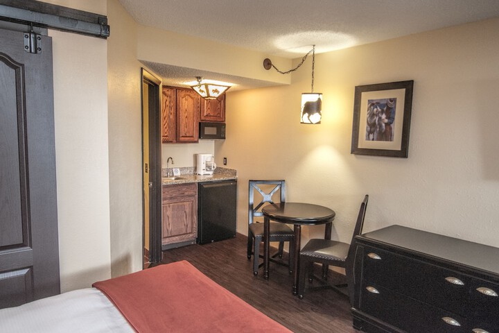 Standard Room, King or Two Doubles (10 of 25)