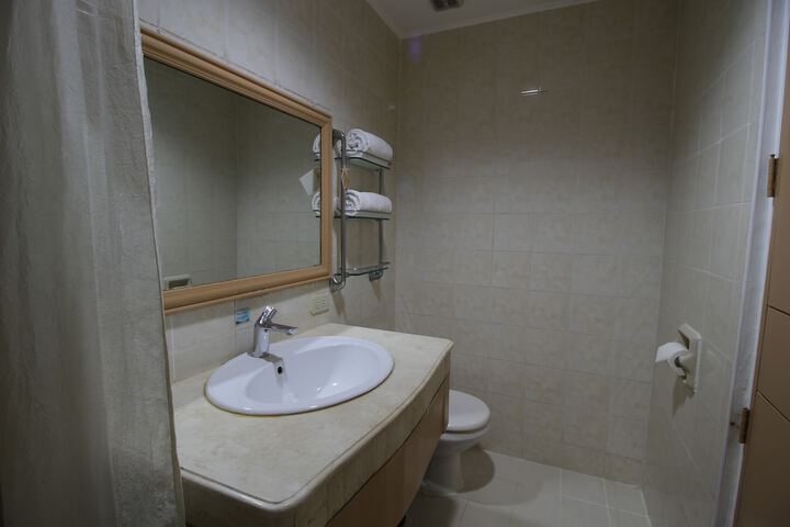 Room 16 of 23