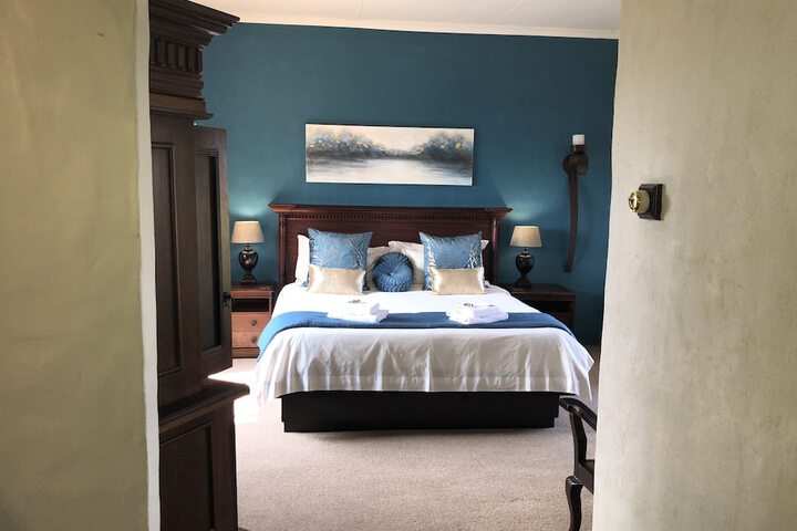 Room 27 of 104