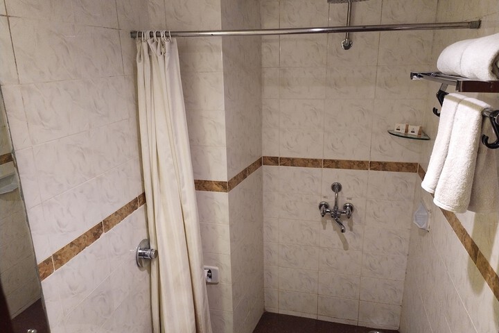 Room 73 of 96