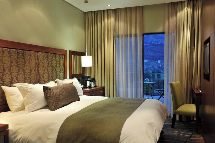 Room 42 of 102