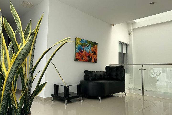 Room 9 of 10