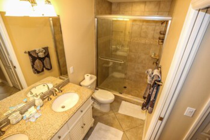 Room 4 of 23