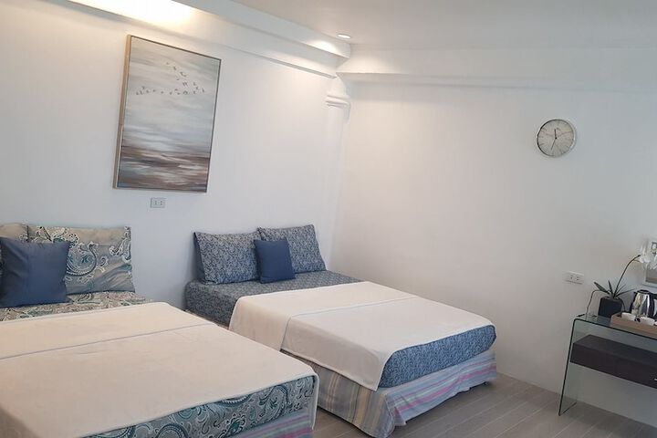 Room 2 of 44