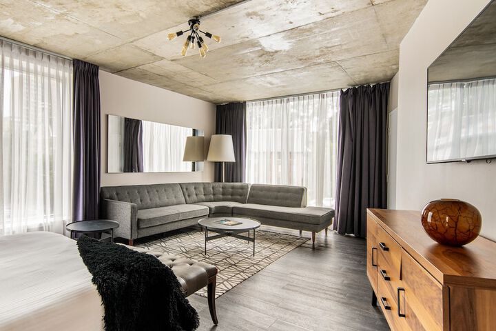 Room 12 of 34