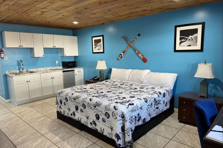 Room 44 of 104