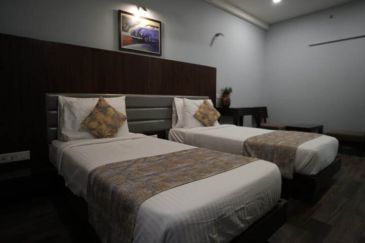 Room 7 of 11