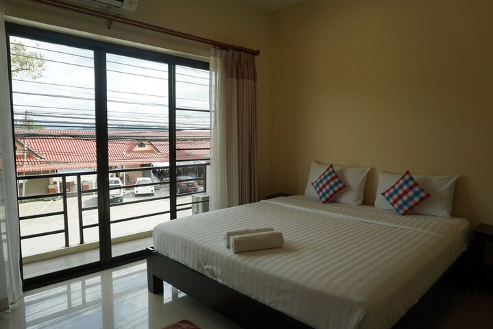 Room 6 of 42