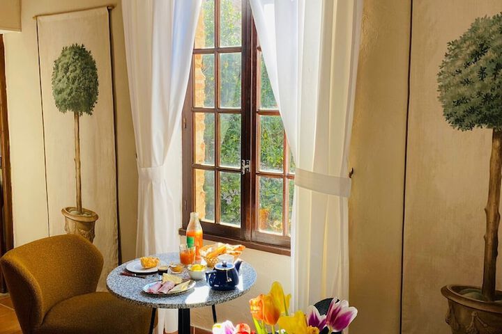 Room 27 of 53