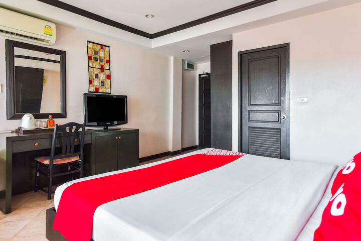 Room 6 of 24