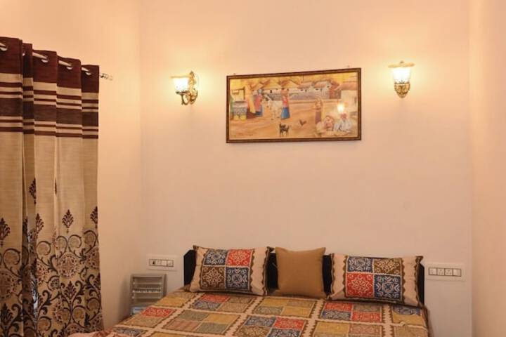 Room 4 of 13