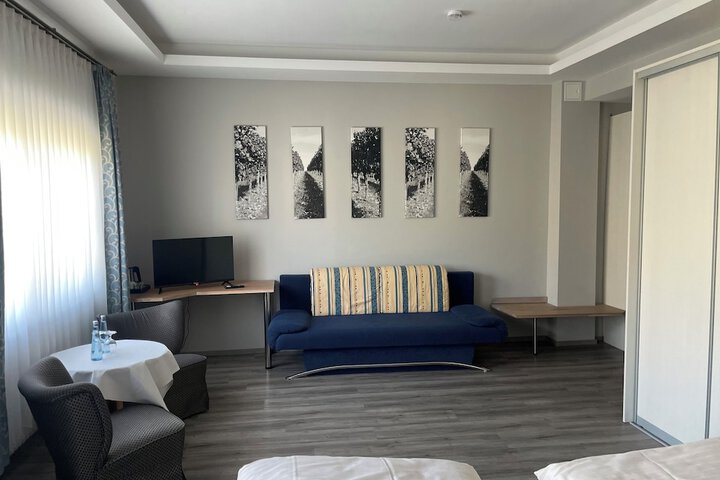 Room 16 of 35