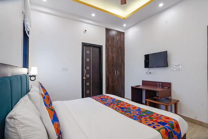 Room 13 of 23