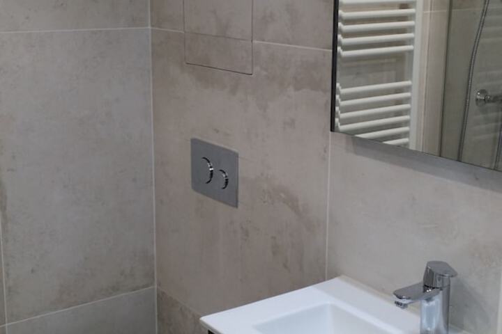 Room 25 of 32