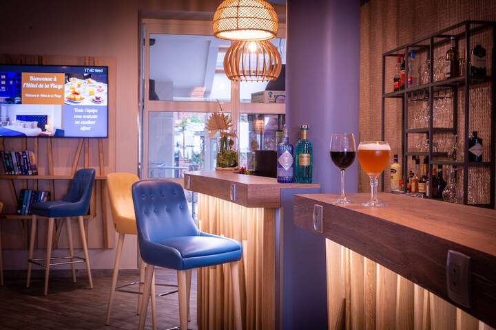 Lounge 61 of 67
