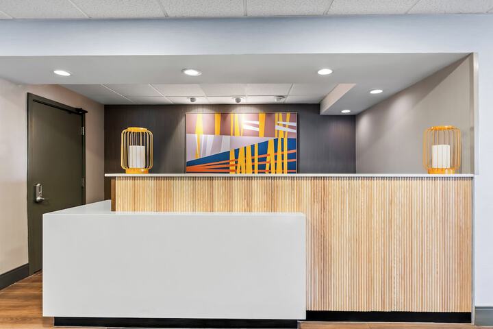 Concierge desk