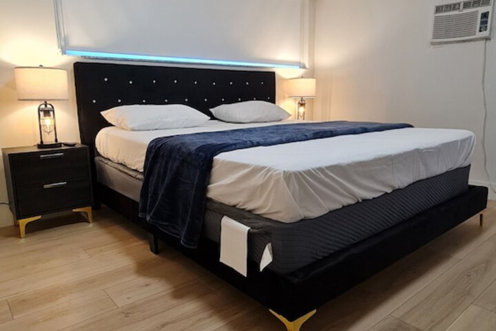 Room 3 of 44