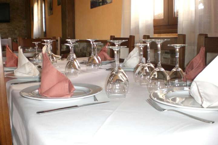 Dining 32 of 61