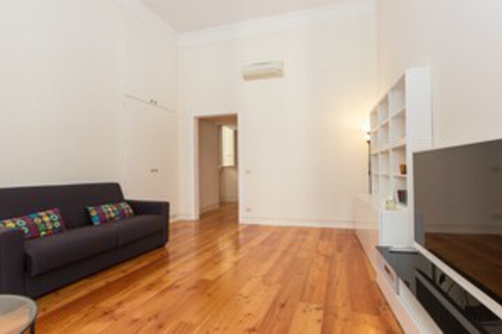 Room 10 of 22
