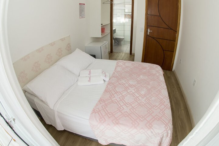 Room 4 of 48