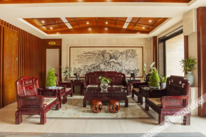 Hotel Interior 8 of 19