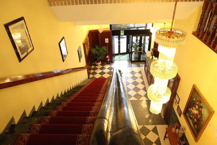 Guest Lobby