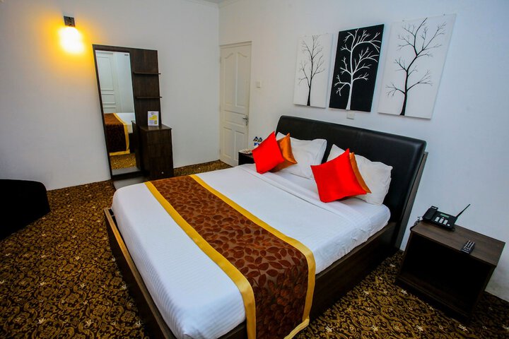 Room 9 of 26