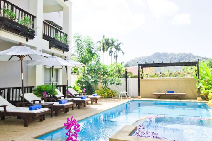 Pools & Facilities