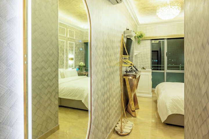 Room 22 of 285