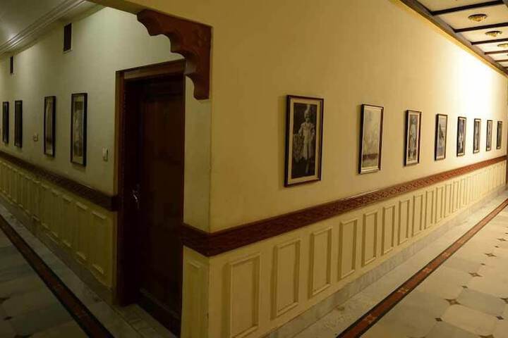 Ballroom/Hall 21 of 26