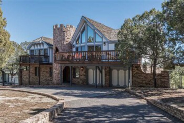 White Mountain Chateau