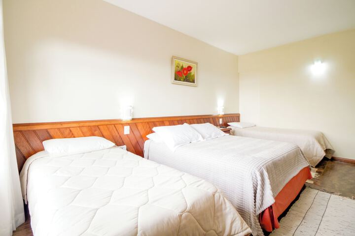 Room 33 of 240