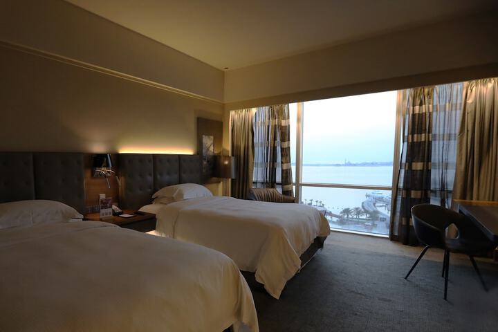 Room 19 of 94