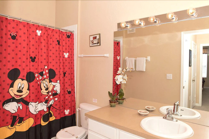 Room 8 of 41
