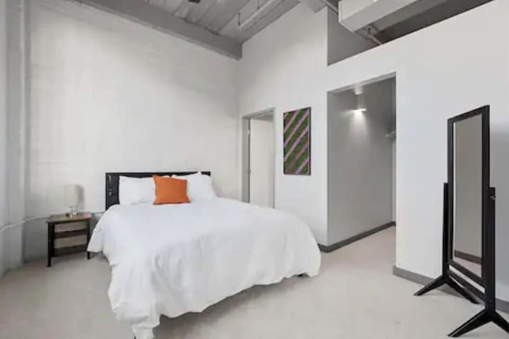 Room 14 of 237