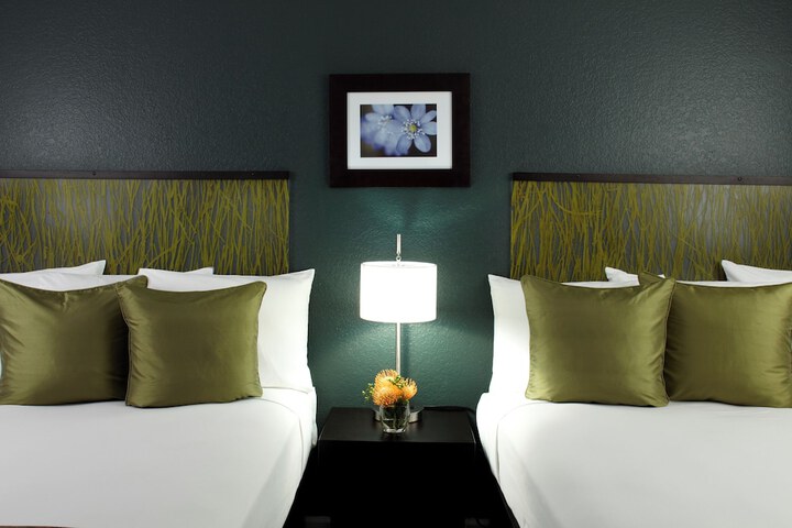 Room 8 of 27