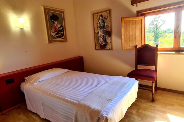 Room 5 of 66
