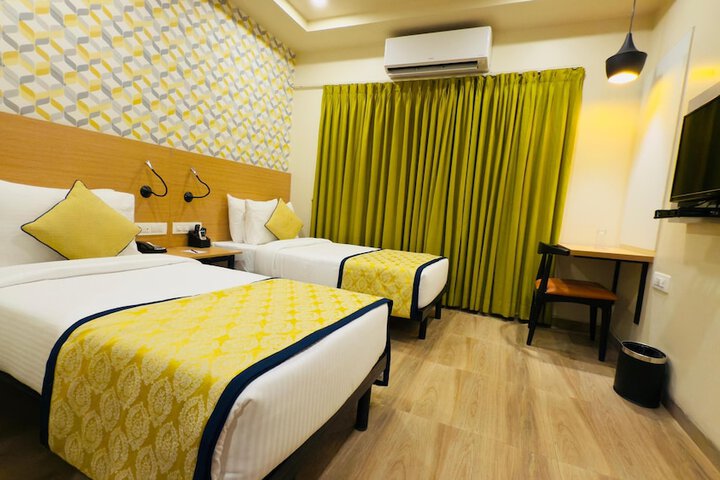 Room 10 of 22